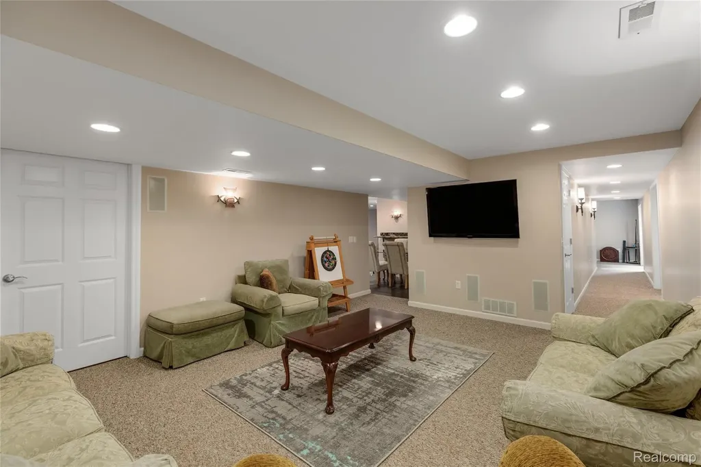 50777 Chesapeake Drive Novi City MI 48374