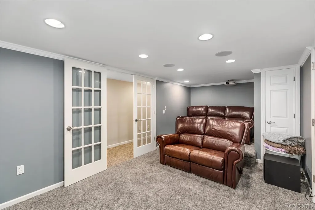50777 Chesapeake Drive Novi City MI 48374