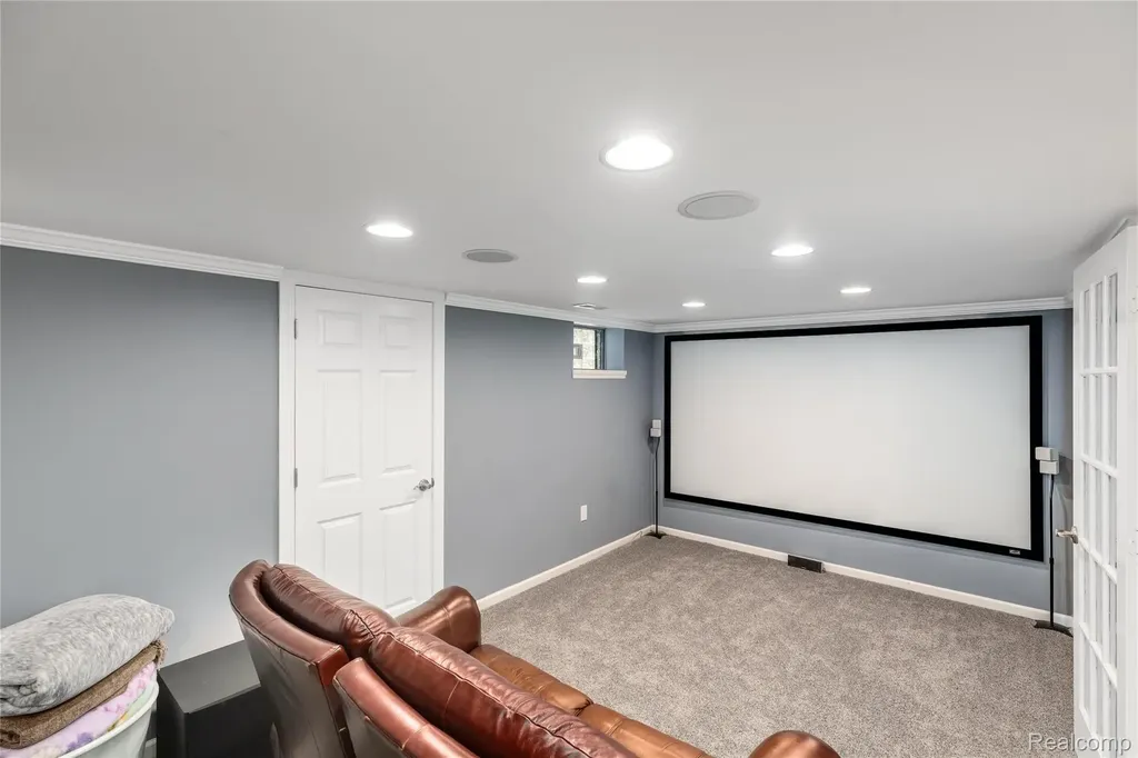 50777 Chesapeake Drive Novi City MI 48374