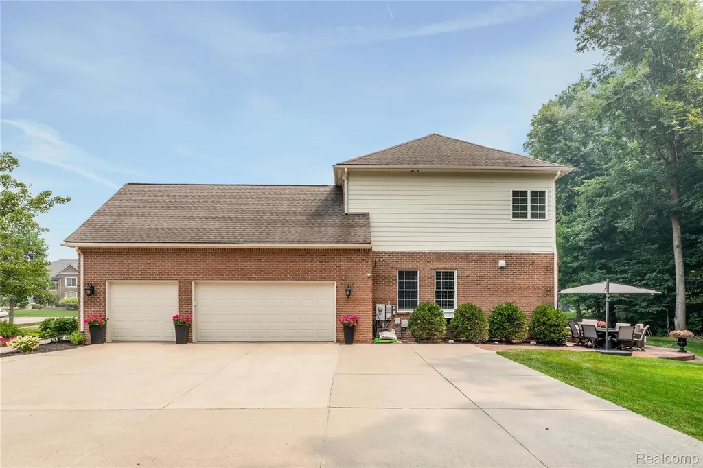 50777 Chesapeake Drive Novi City MI 48374