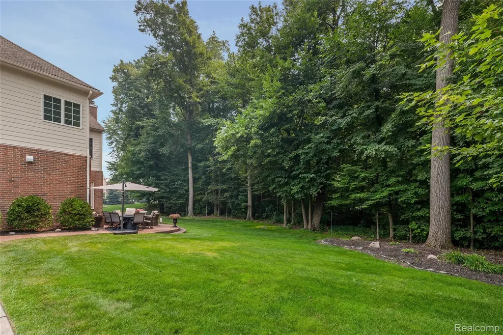 50777 Chesapeake Drive Novi City MI 48374