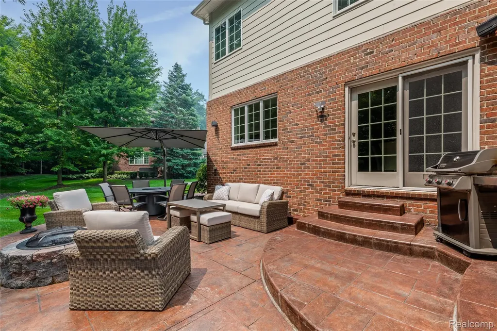 50777 Chesapeake Drive Novi City MI 48374