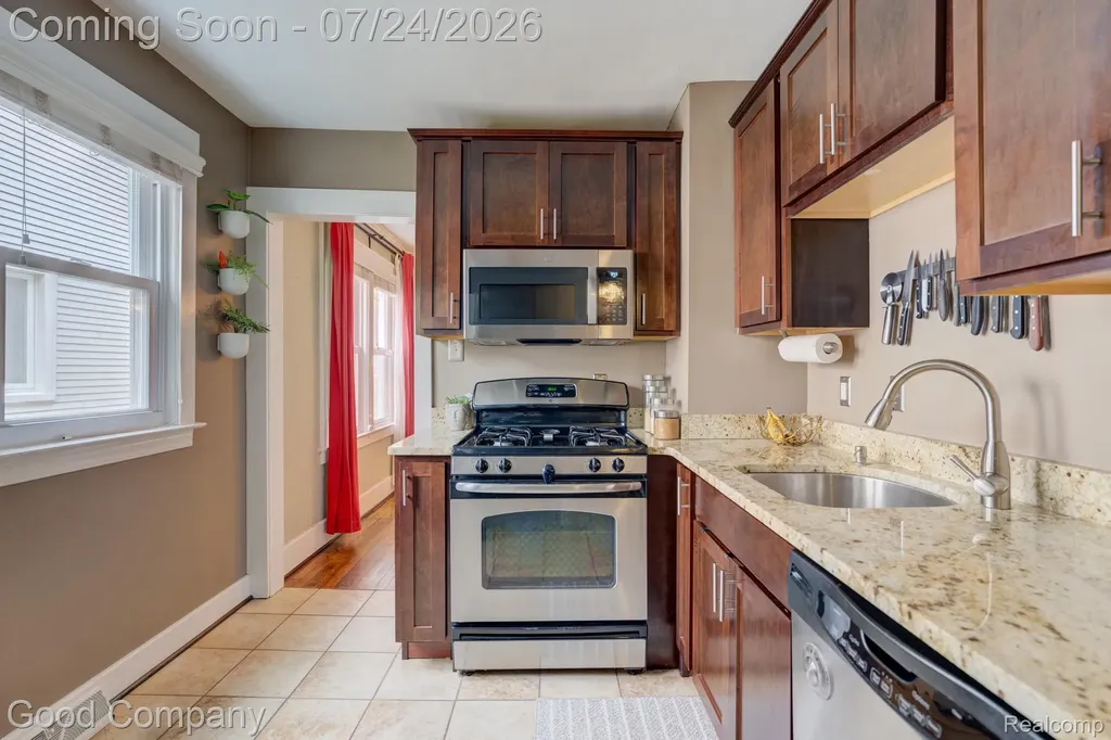 510 E Troy Street Ferndale City MI 48220