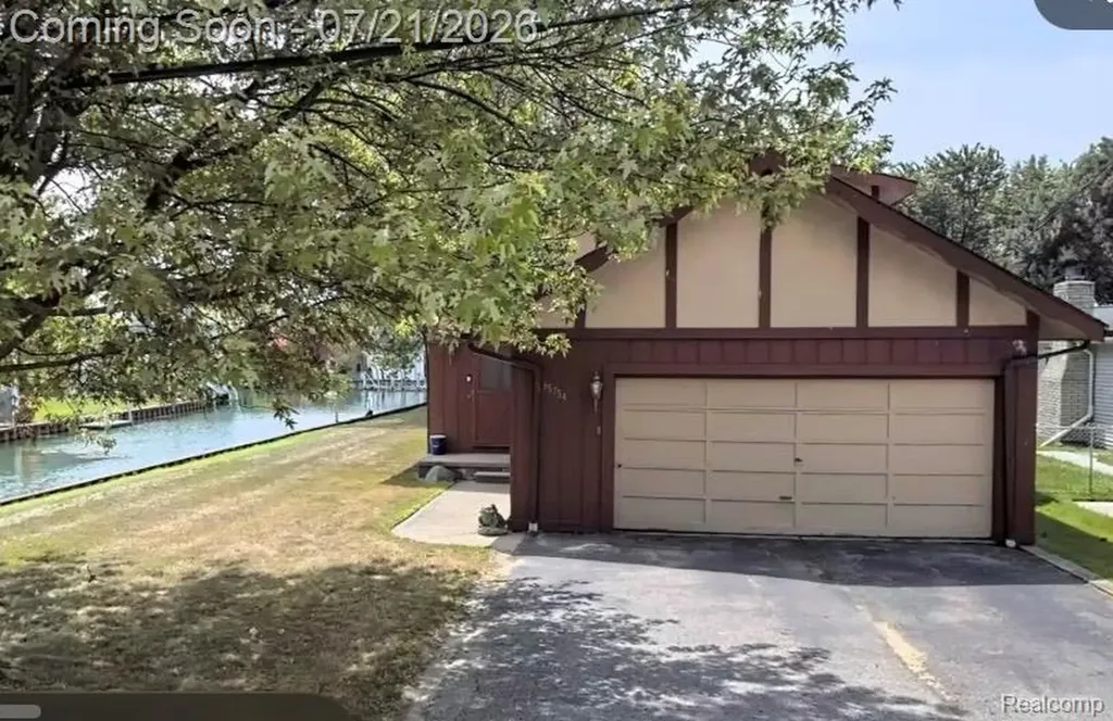 35754 Schmid Drive New Baltimore City MI 48047