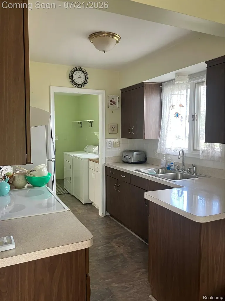 35754 Schmid Drive New Baltimore City MI 48047
