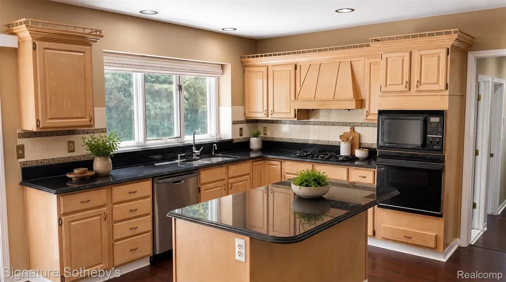 4866 Riverchase Drive Troy City MI 48098