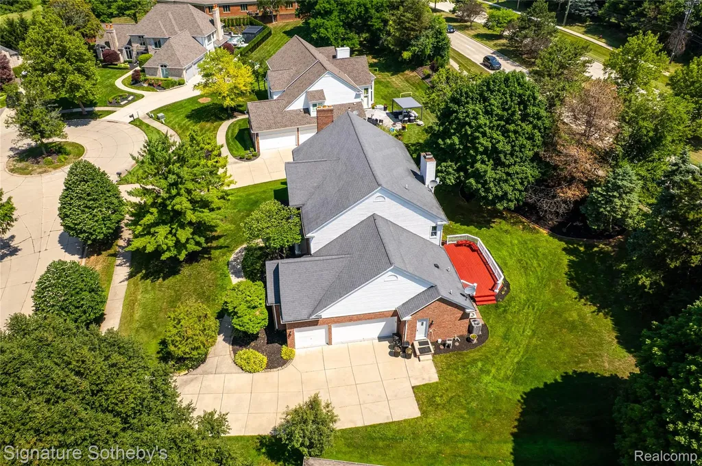 4866 Riverchase Drive Troy City MI 48098