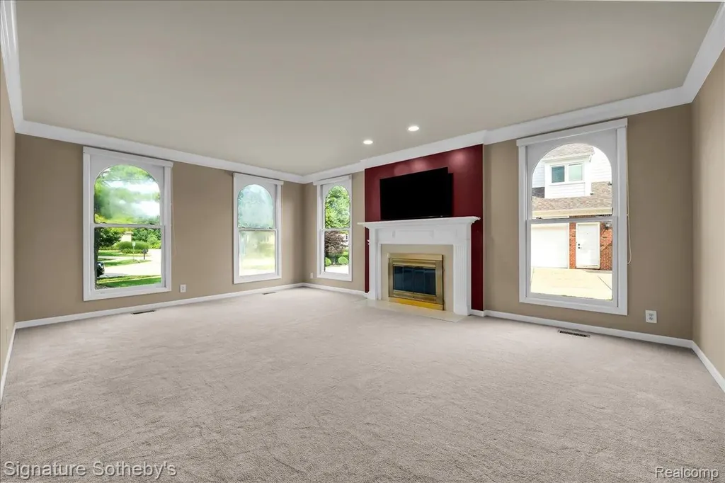 4866 Riverchase Drive Troy City MI 48098