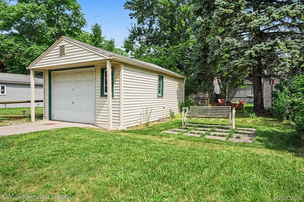 315 Jewell Street Ferndale City MI 48220