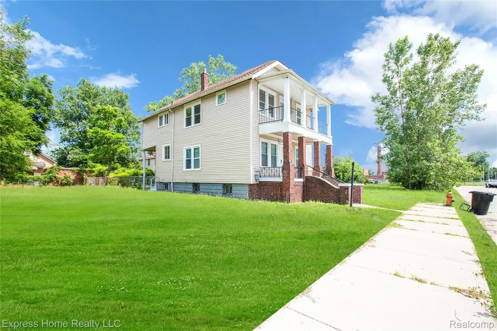 13484 Maine Street Detroit City MI 48212