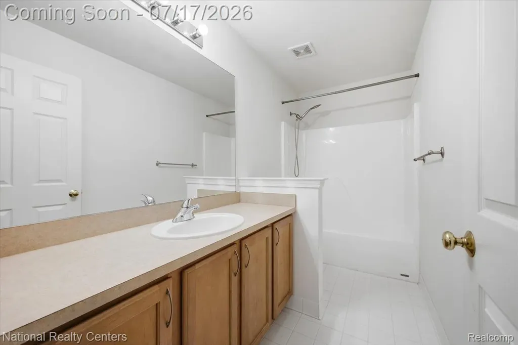 5741 Bingham Drive Commerce Charter Township MI 48382