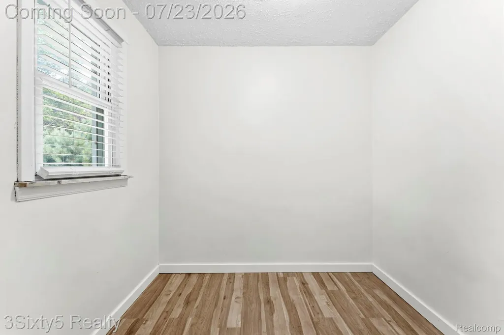 2063 10th Street Wyandotte City MI 48192