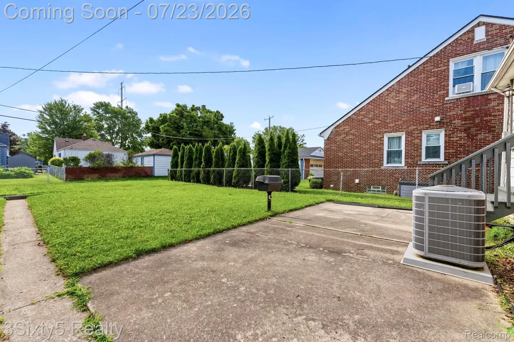 2063 10th Street Wyandotte City MI 48192