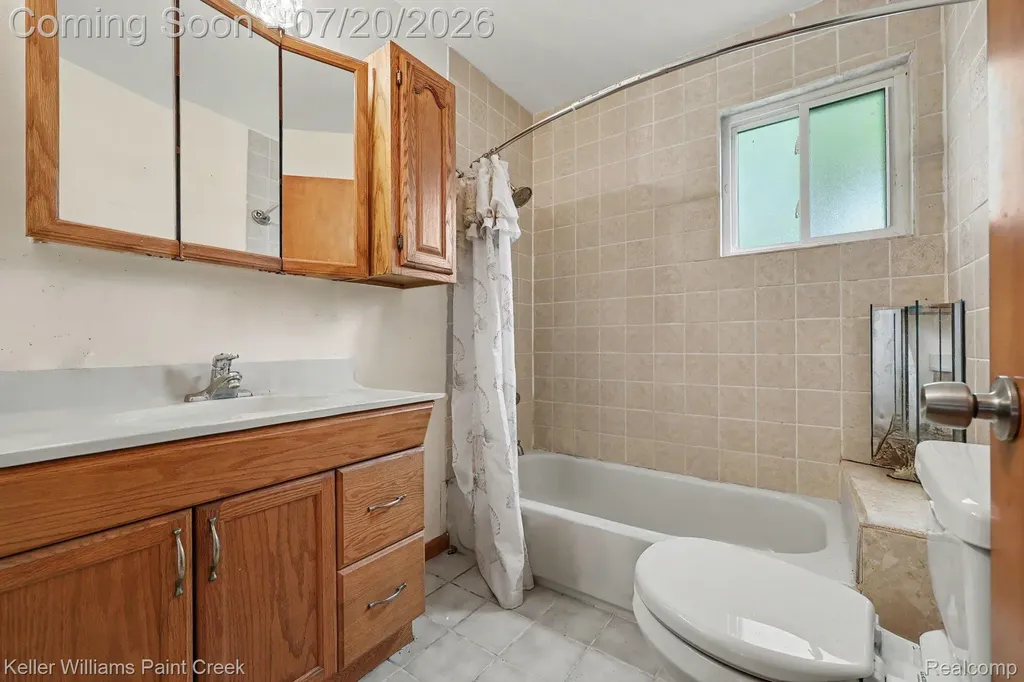 1371 E Leonard Road Addison Township MI 48367