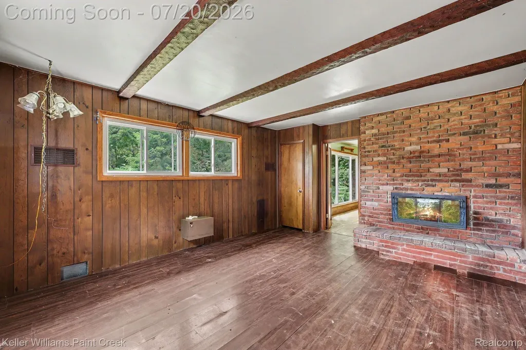 1371 E Leonard Road Addison Township MI 48367