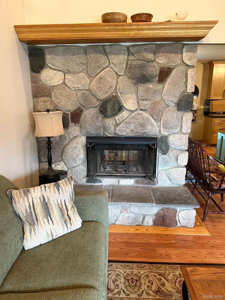 8819 Woodshire Drive White Lake Charter Township MI 48386