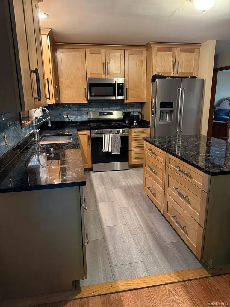 8819 Woodshire Drive White Lake Charter Township MI 48386