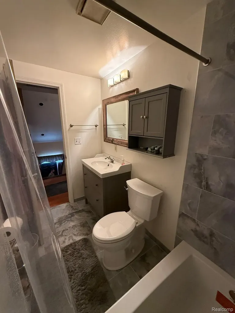 8819 Woodshire Drive White Lake Charter Township MI 48386
