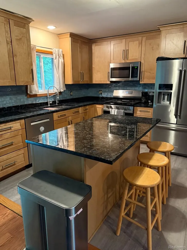 8819 Woodshire Drive White Lake Charter Township MI 48386