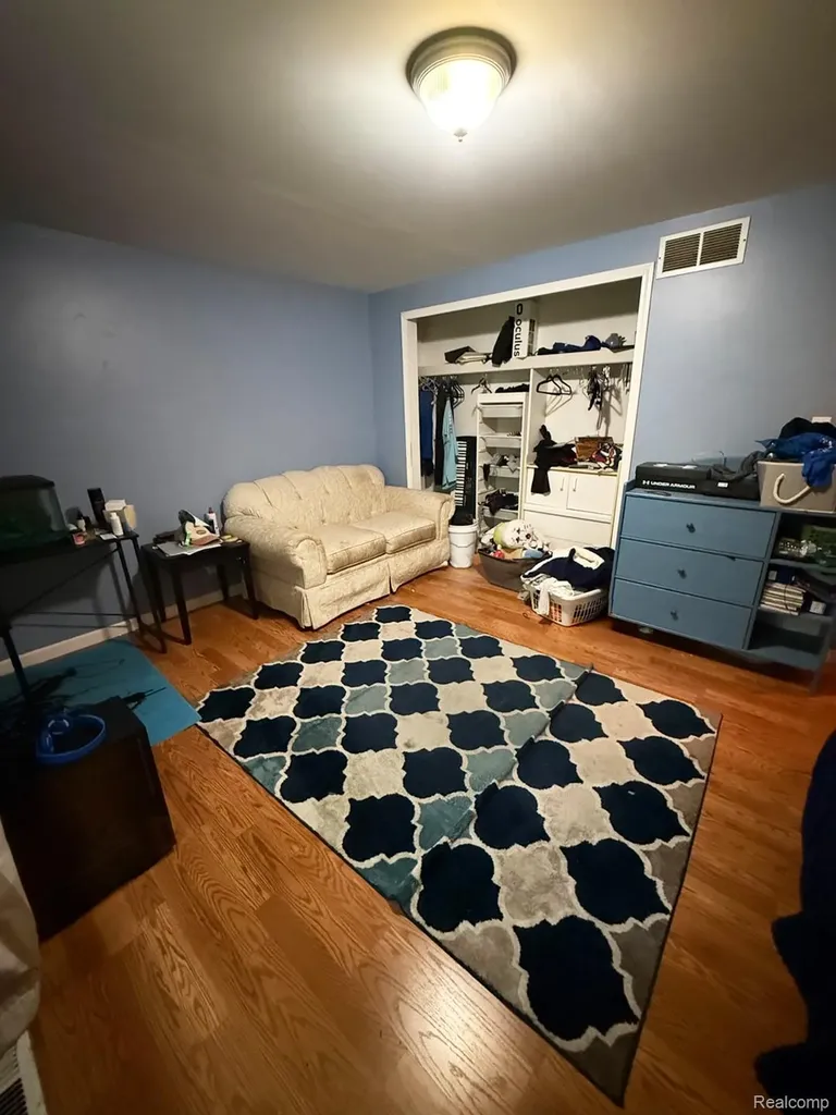 8819 Woodshire Drive White Lake Charter Township MI 48386