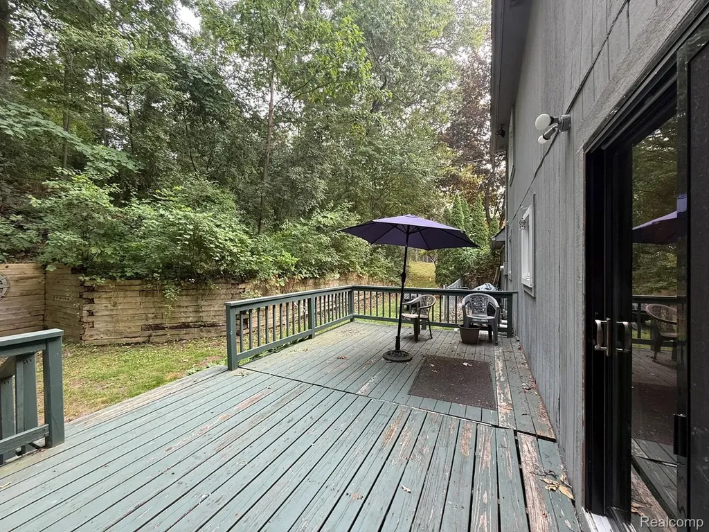 8819 Woodshire Drive White Lake Charter Township MI 48386