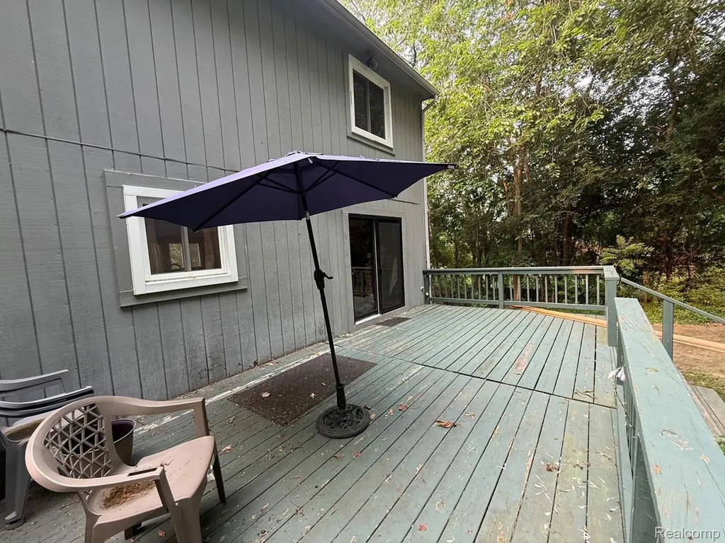8819 Woodshire Drive White Lake Charter Township MI 48386