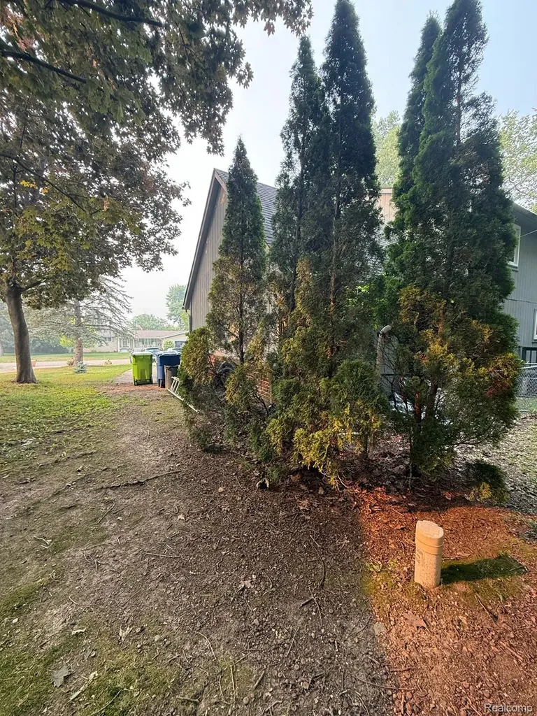 8819 Woodshire Drive White Lake Charter Township MI 48386