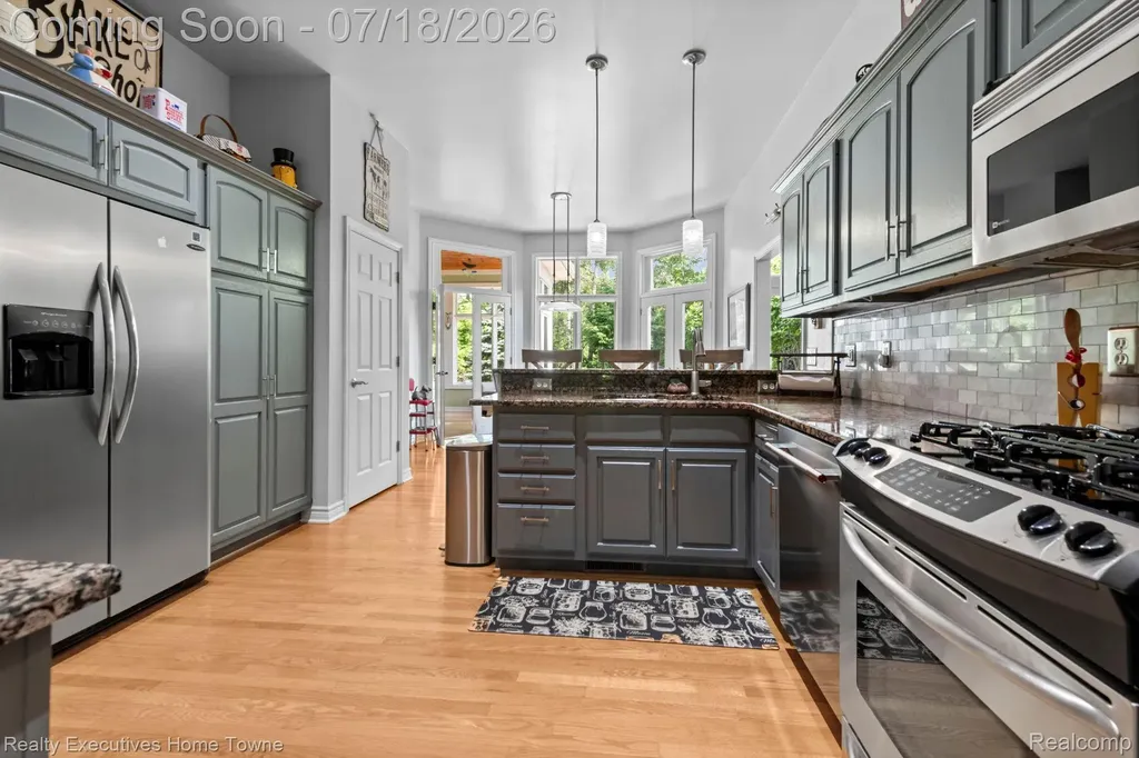 3276 Shorewood Avenue Fort Gratiot Charter Township MI 48059