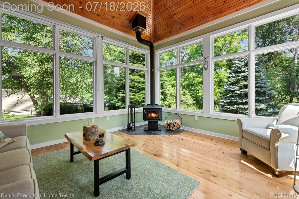 3276 Shorewood Avenue Fort Gratiot Charter Township MI 48059