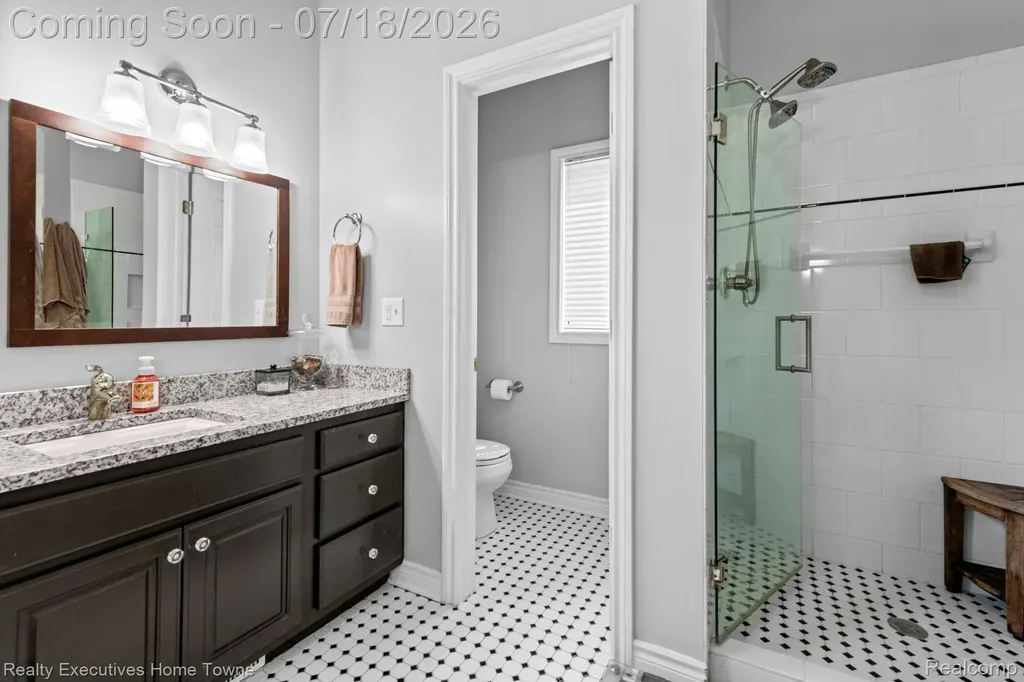 3276 Shorewood Avenue Fort Gratiot Charter Township MI 48059
