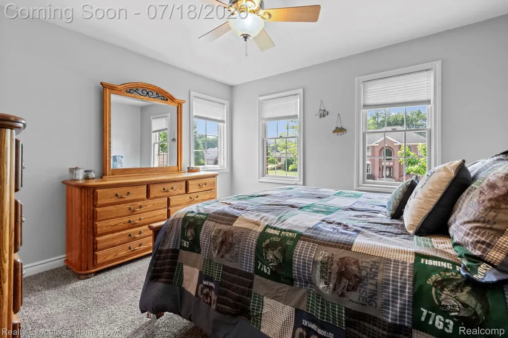 3276 Shorewood Avenue Fort Gratiot Charter Township MI 48059