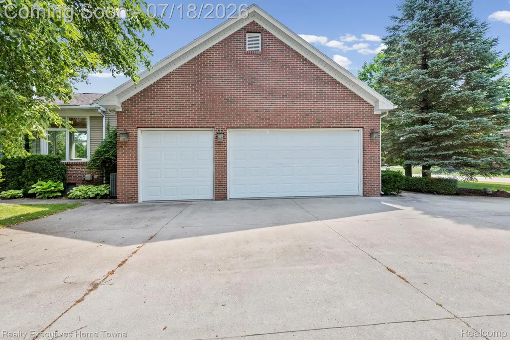 3276 Shorewood Avenue Fort Gratiot Charter Township MI 48059