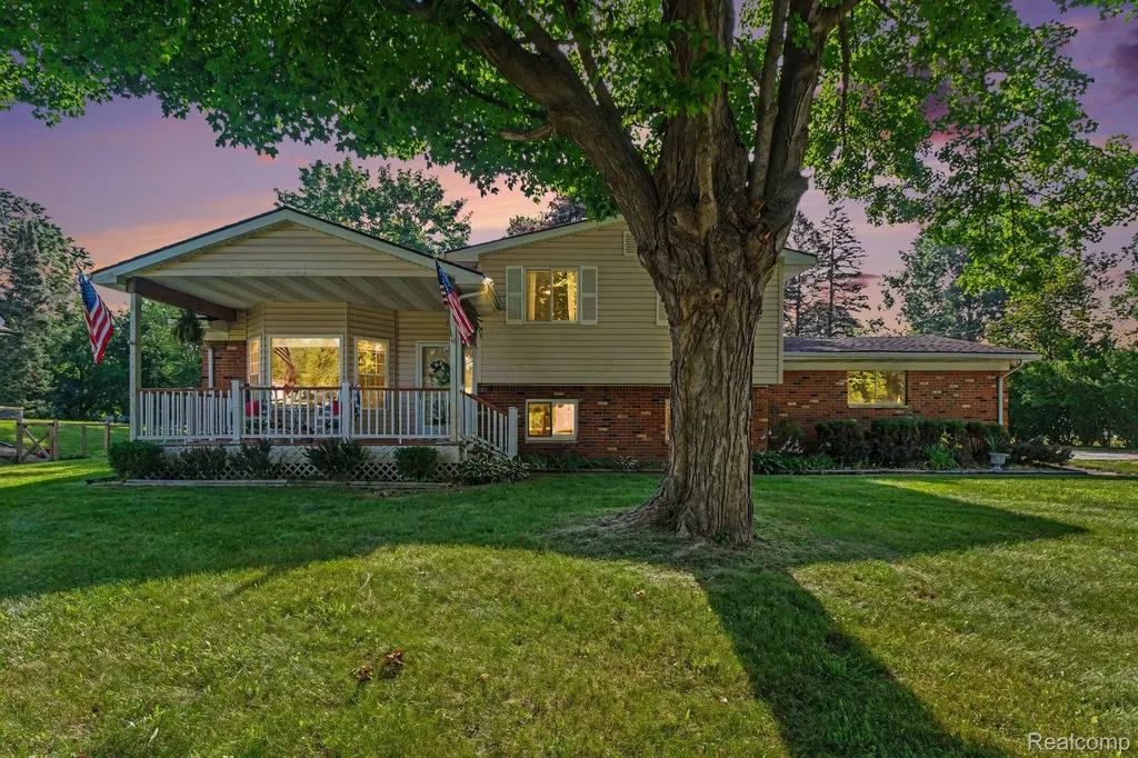 7370 Perry Lake Road Independence Charter Township MI 48348
