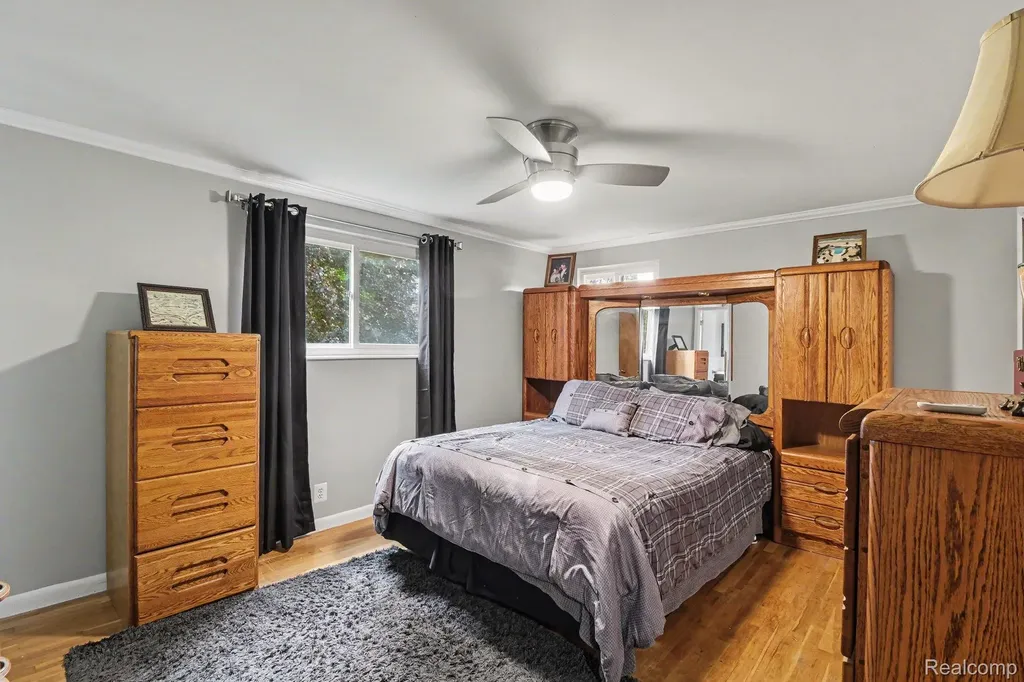 7370 Perry Lake Road Independence Charter Township MI 48348