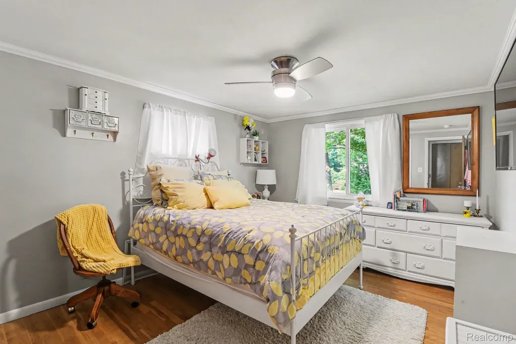 7370 Perry Lake Road Independence Charter Township MI 48348