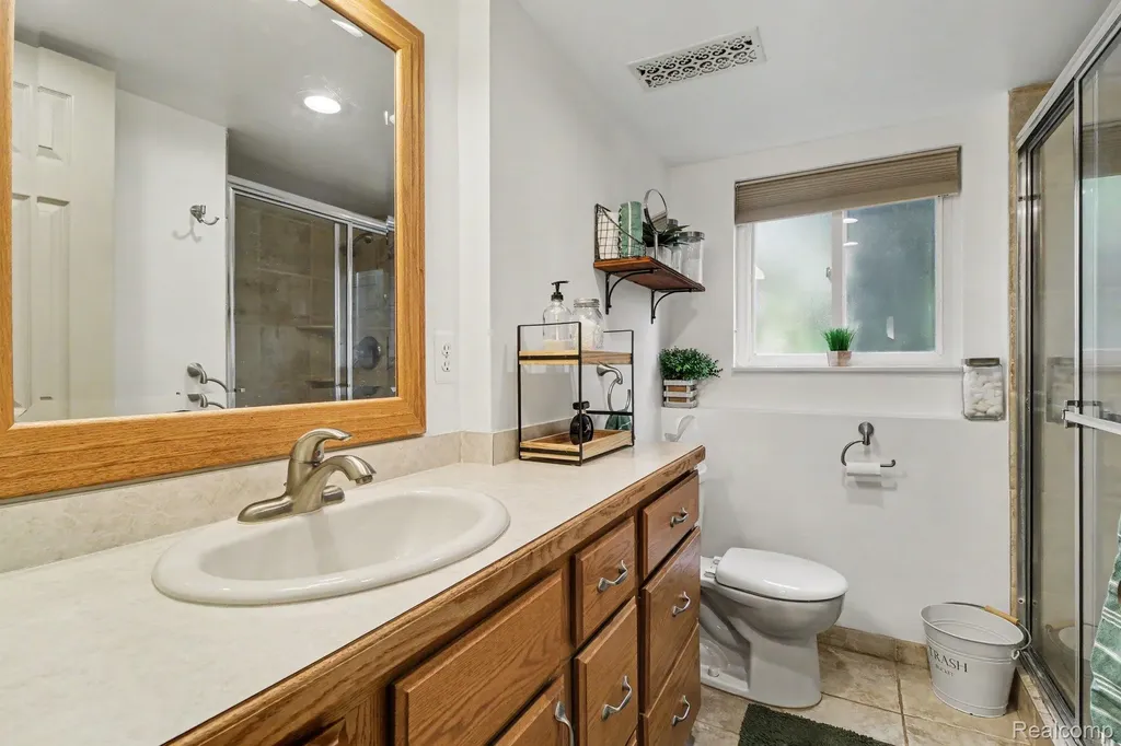 7370 Perry Lake Road Independence Charter Township MI 48348