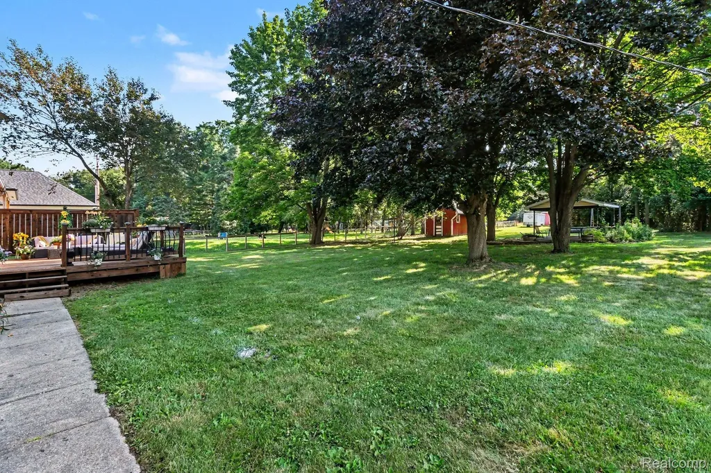 7370 Perry Lake Road Independence Charter Township MI 48348