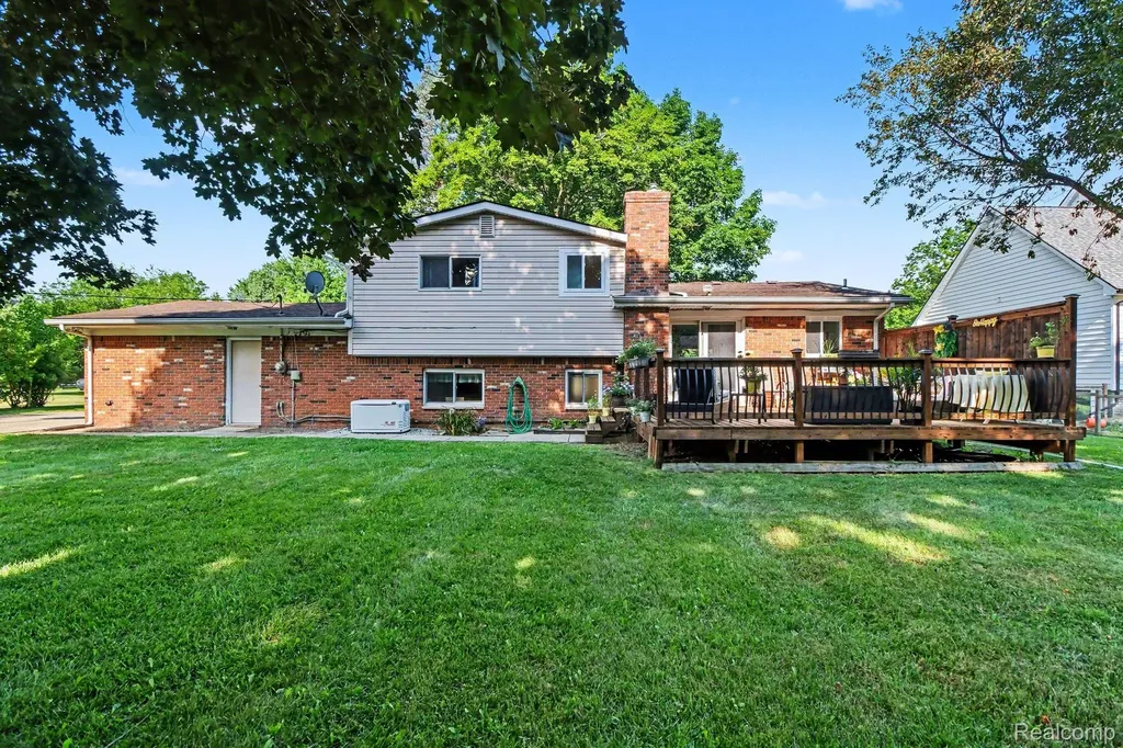 7370 Perry Lake Road Independence Charter Township MI 48348