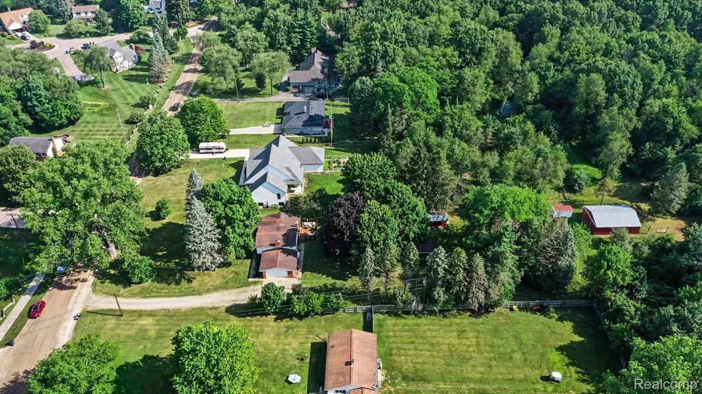7370 Perry Lake Road Independence Charter Township MI 48348