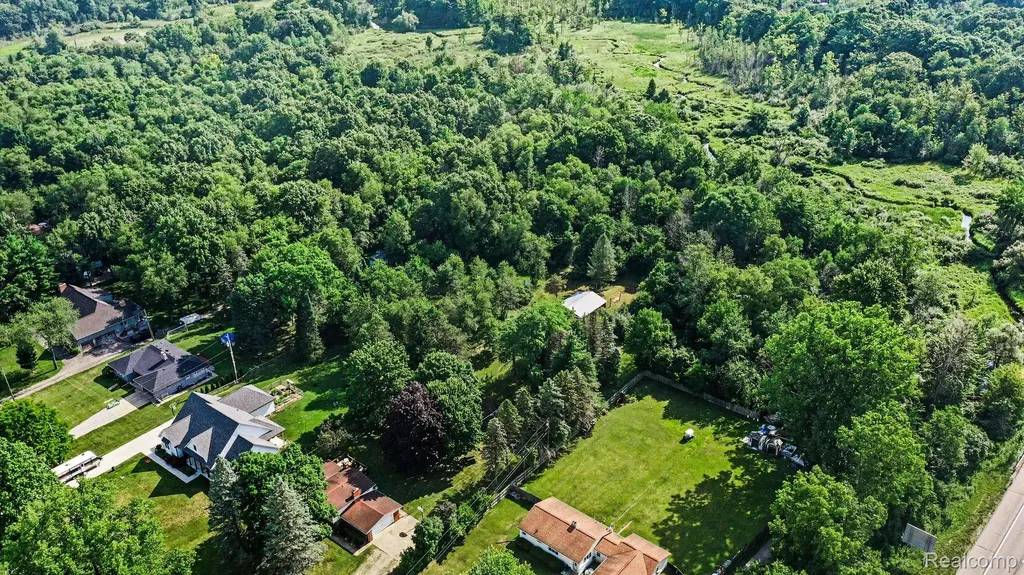 7370 Perry Lake Road Independence Charter Township MI 48348