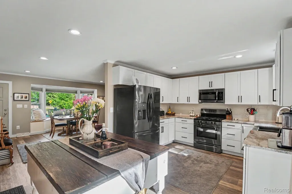 7370 Perry Lake Road Independence Charter Township MI 48348