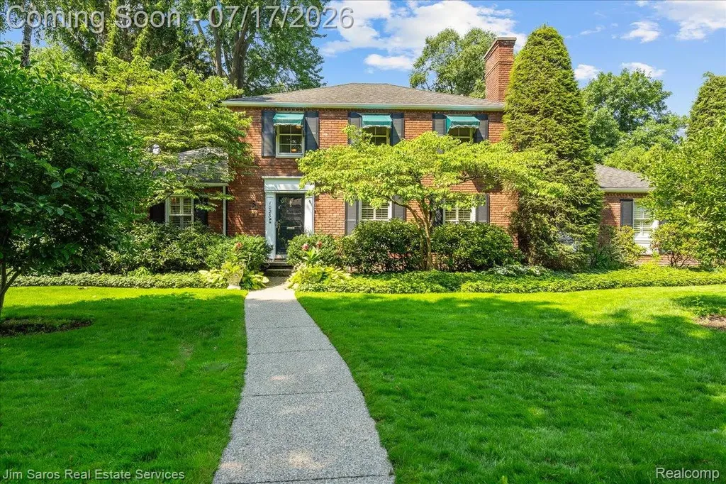1023 Buckingham Road Grosse Pointe Park City MI 48230