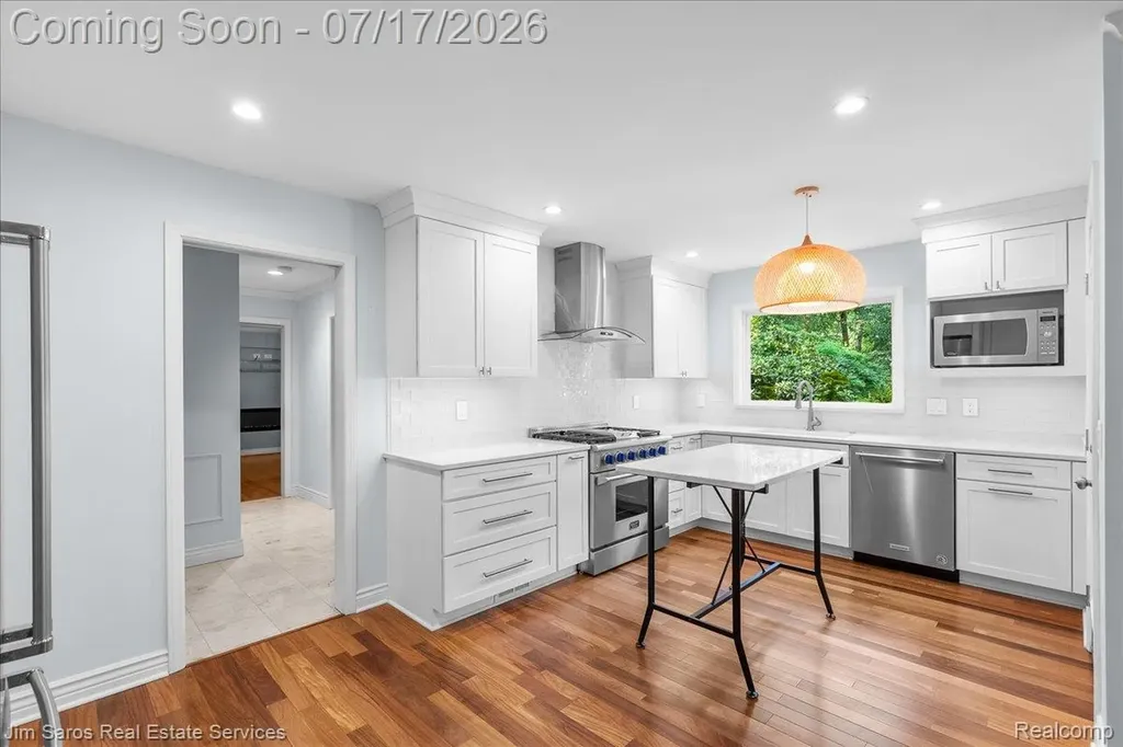 1023 Buckingham Road Grosse Pointe Park City MI 48230