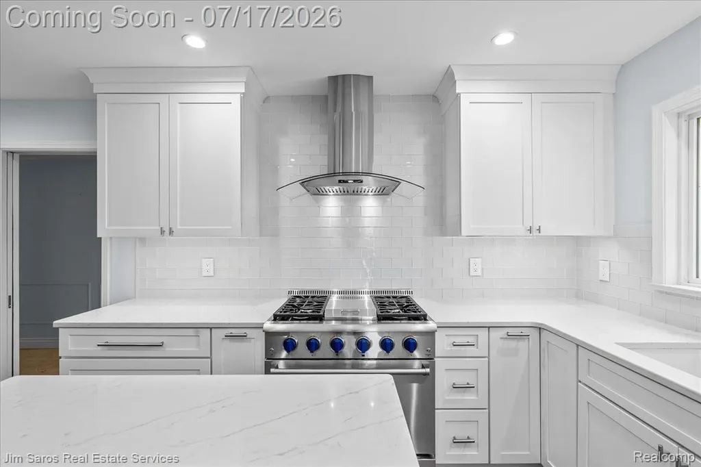 1023 Buckingham Road Grosse Pointe Park City MI 48230