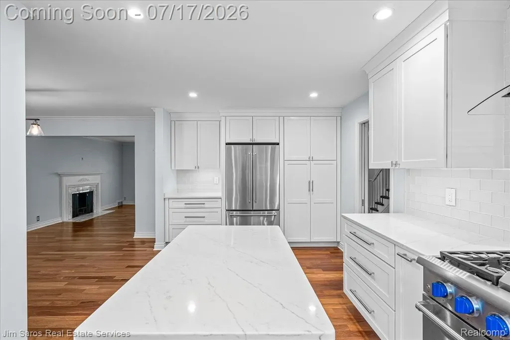 1023 Buckingham Road Grosse Pointe Park City MI 48230