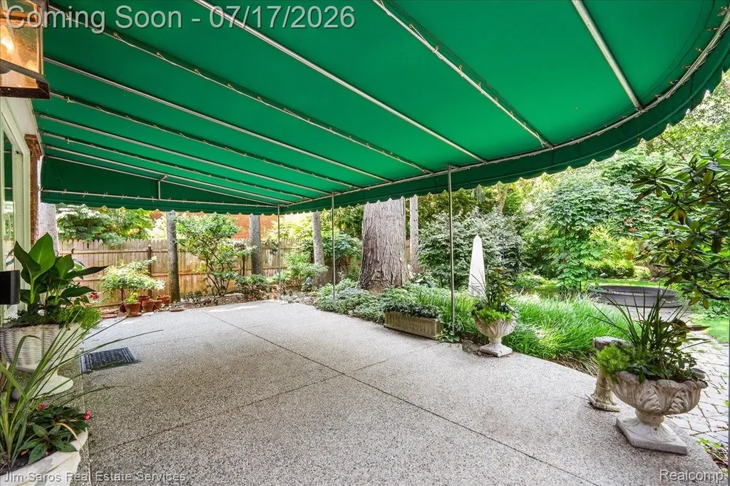 1023 Buckingham Road Grosse Pointe Park City MI 48230
