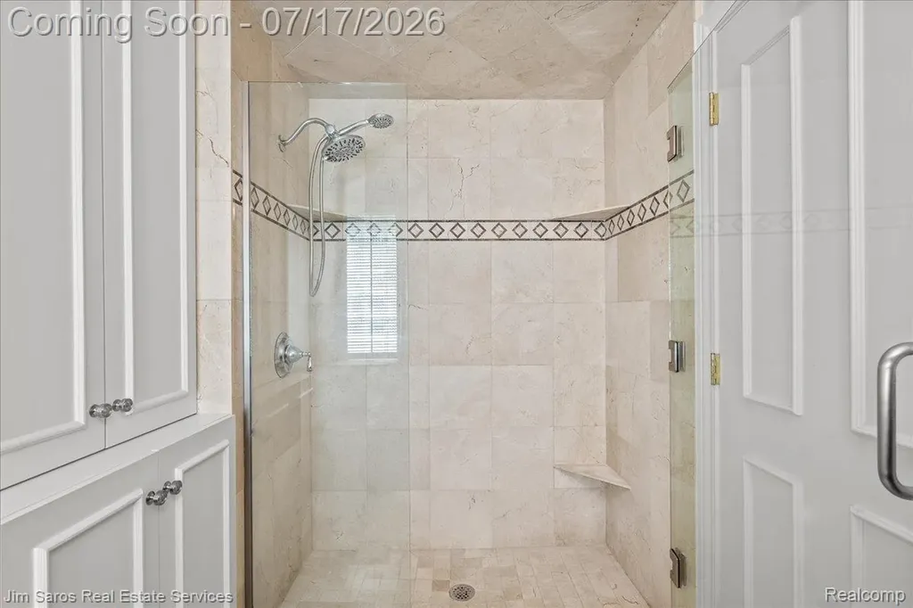 1023 Buckingham Road Grosse Pointe Park City MI 48230