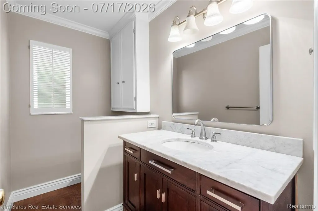 1023 Buckingham Road Grosse Pointe Park City MI 48230