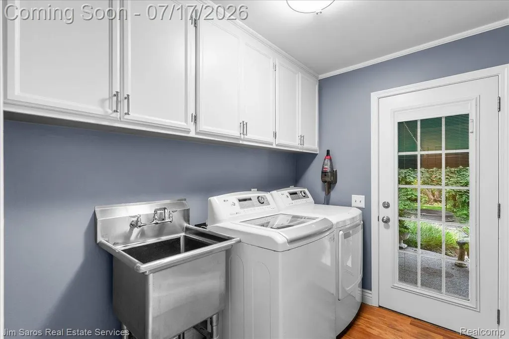1023 Buckingham Road Grosse Pointe Park City MI 48230