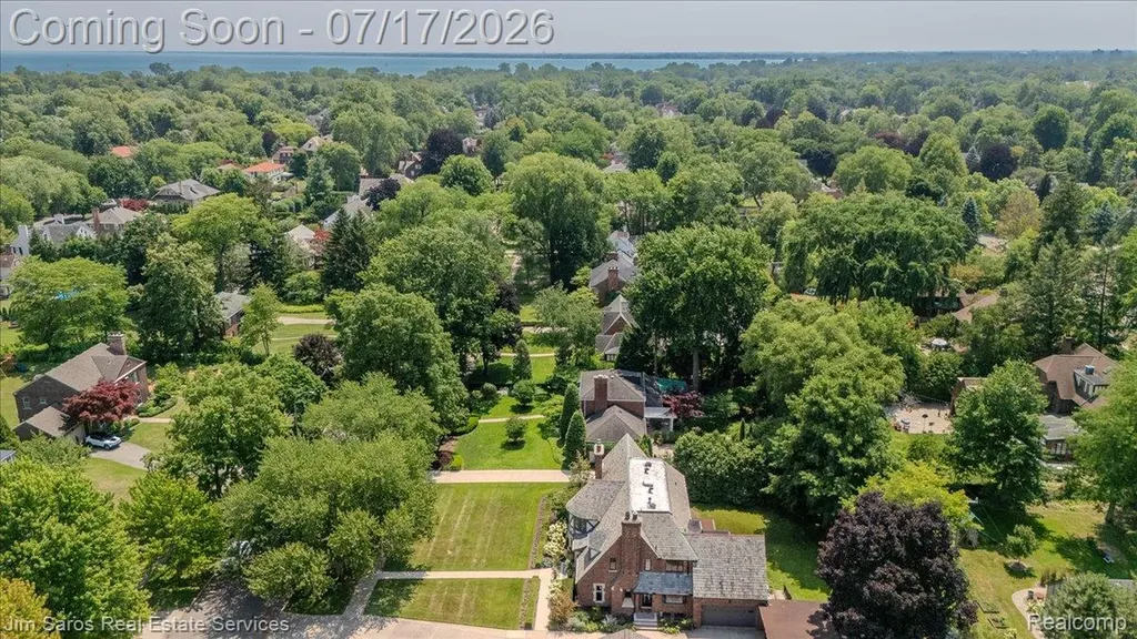 1023 Buckingham Road Grosse Pointe Park City MI 48230